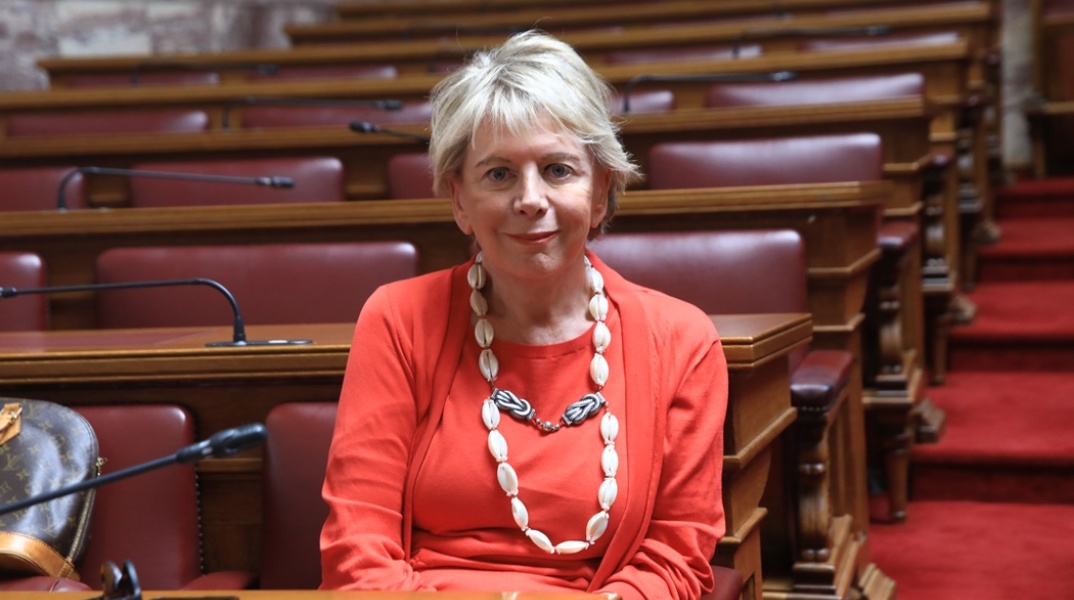 Η Έλενα Ακρίτα