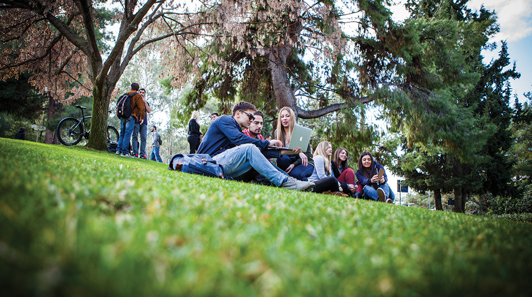 Εκπαιδευτικό Ίδρυμα Αττική Παράδοση: Προκήρυξη υποτροφιών για σπουδές στις Η.Π.Α. και στην Ευρωπαϊκή Ένωση