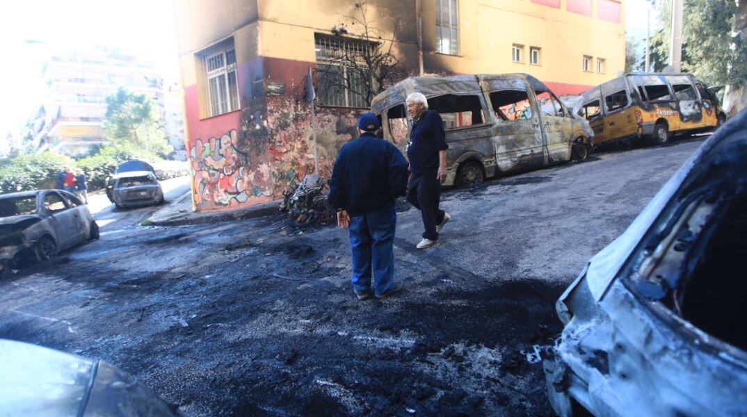 «Κρανίου τόπος» του Ζωγράφου μετά την εμπρηστική επίθεση