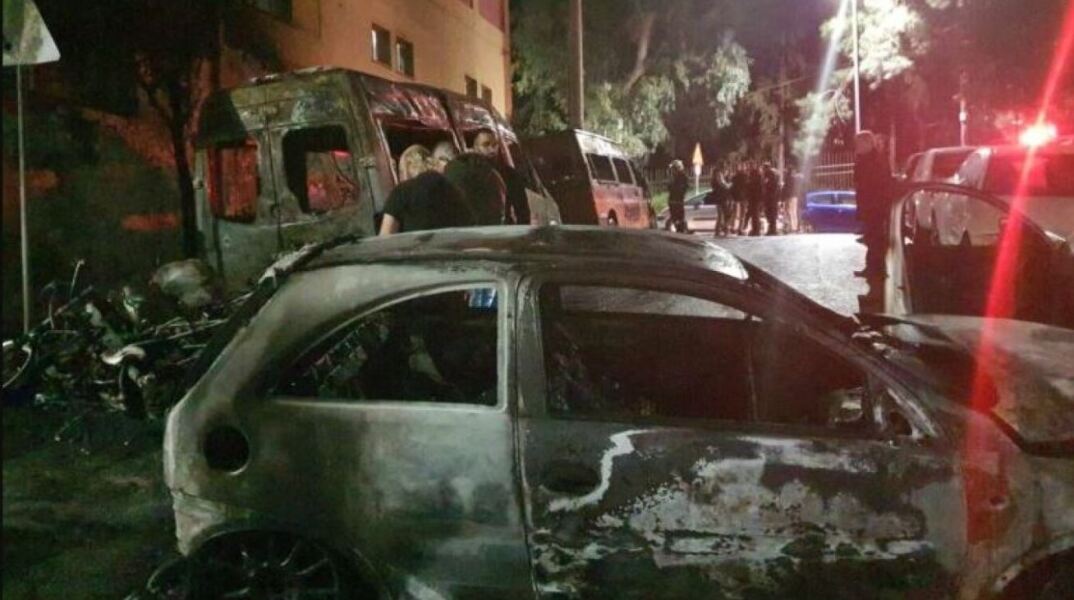 Ζωγράφου: Εμπρηστική επίθεση από αγνώστους