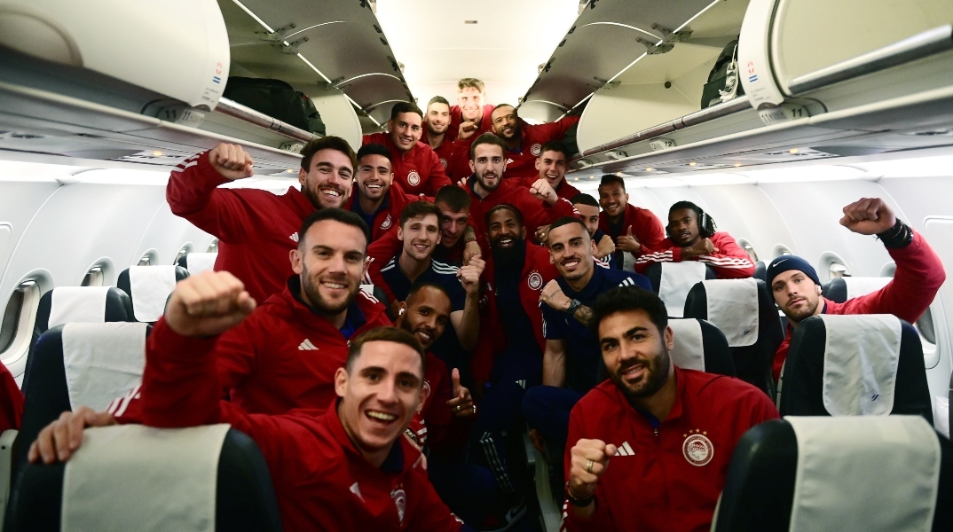 Ολυμπιακός: Tον ύμνο με τρομπέτα έπαιξε ο πιλότος στην πτήση της επιστροφής