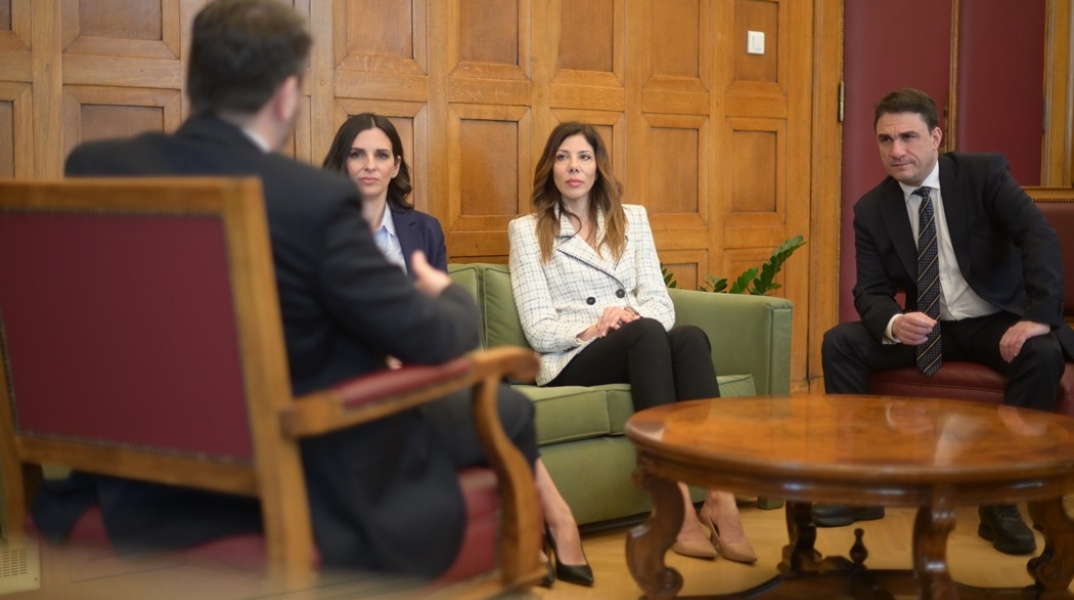 Ο Νίκος Ανδρουλάκης σε συνάντηση με τους τρεις πρώτους υποψηφίους ευρωβουλευτές του ΠΑΣΟΚ