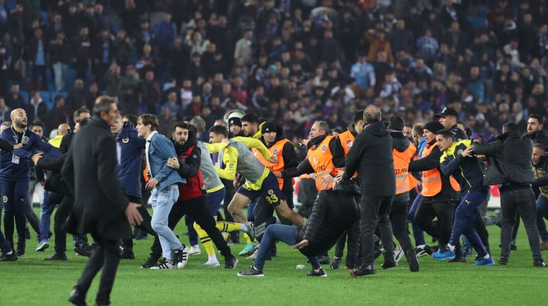 Ξεκίνησε η έρευνα των τουρκικών αρχών για το ξύλο στο Τραμπζονσπόρ-Φενέρμπαχτσε