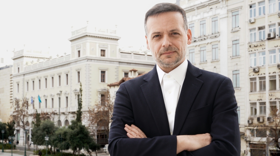 Παγκόσμια Ημέρα Ποίησης: Ο δήμαρχος Αθηναίων Χάρης Δούκας γράφει στην Athens Voice για τον κόσμο της πολιτικής και της ποίησης.