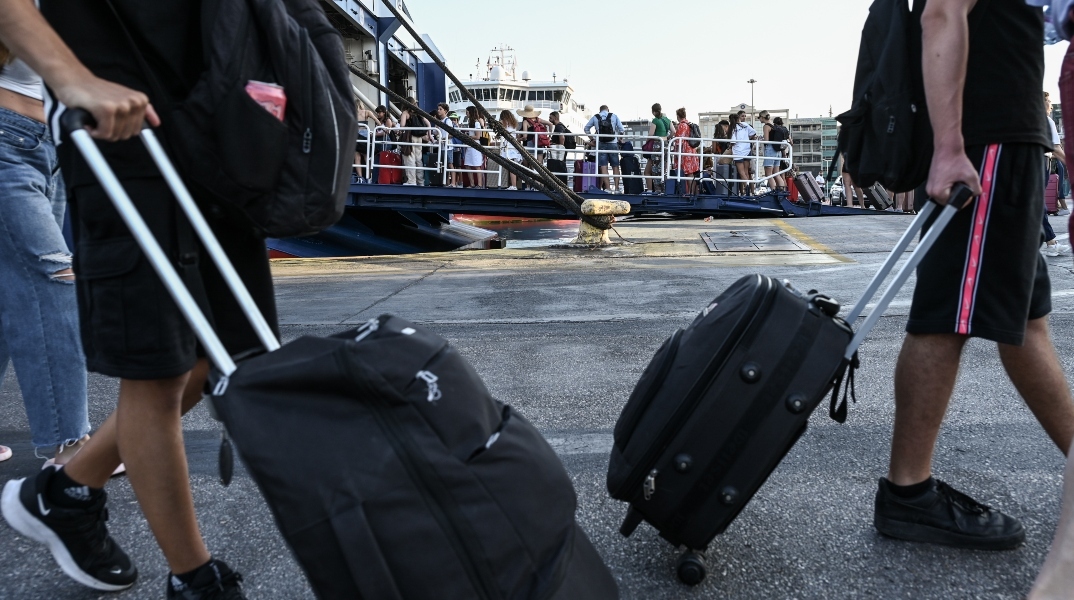 25η Μαρτίου: Φεύγουν οι τελευταίοι εκδρομείς 