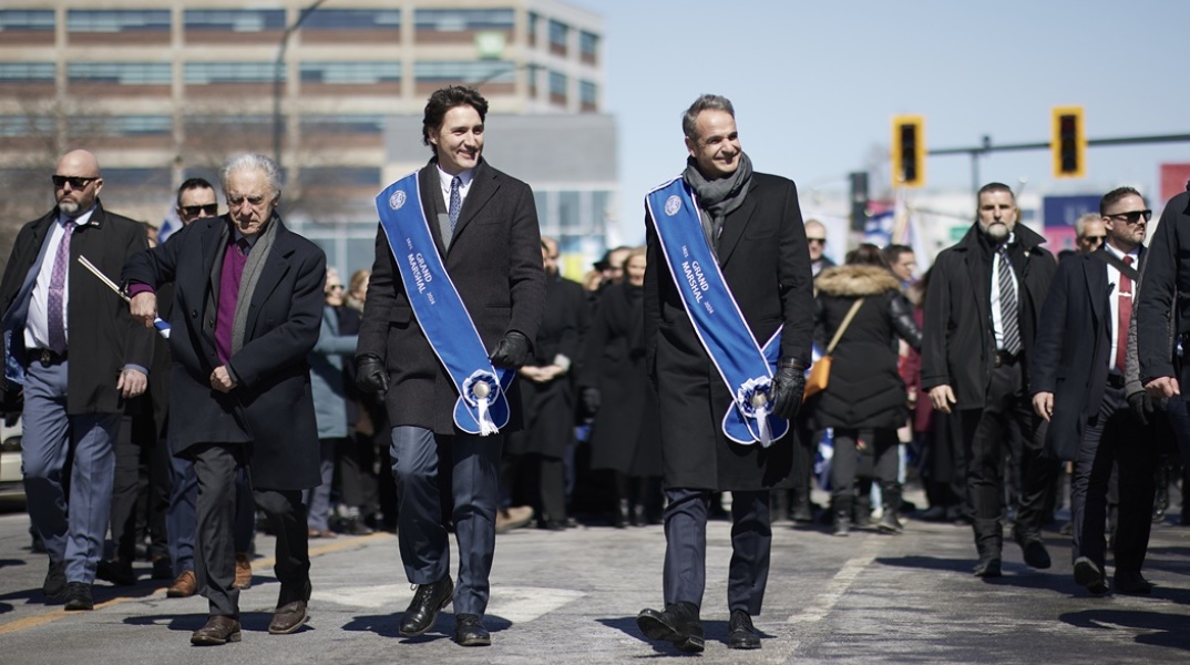 Κυριάκος Μητσοτάκης και Τζάστιν Τριντό στην παρέλαση στο Μόντρεαλ