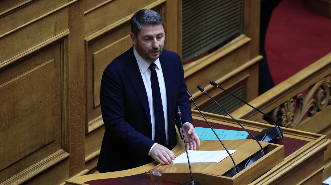 Κατατέθηκε η πρόταση δυσπιστίας από τον Ανδρουλάκη