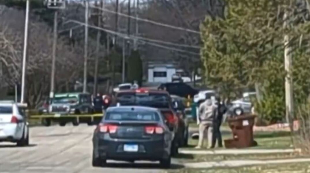 Ιλινόις: Άνδρας εισέβαλε σε σπίτι και μαχαίρωσε μέχρι θανάτου τέσσερα άτομα