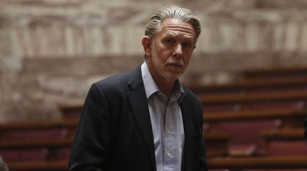 Παύλος Γερουλάνος: Τα παιδιά του 15ου Δημοτικού Σχολείου Αθηνών δεν πρέπει να στερηθούν το δικαίωμα πρόσβασης σε Γυμνάσιο και Λύκειο της γειτονιάς τους.