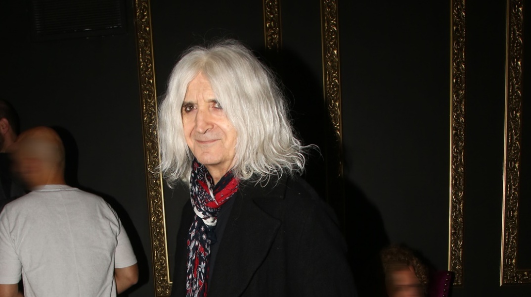 Νίκος Καρβέλας