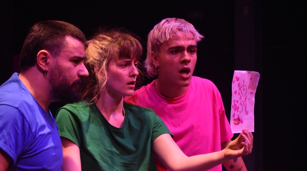 "Όλοι όσοι γίναν δρόμοι" στο Φεστιβάλ Πανεπιστημιακού Θεάτρου στην Ελευσίνα