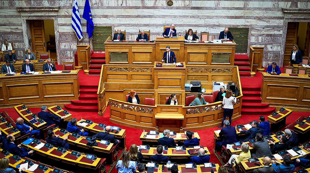 Συζήτηση στην Ολομέλεια της Βουλής της πρότασης δυσπιστίας στην κυβέρνηση που κατέθεσε ο πρόεδρος του ΠΑΣΟΚ-Κινήματος Αλλαγής Νίκος Ανδρουλάκης 