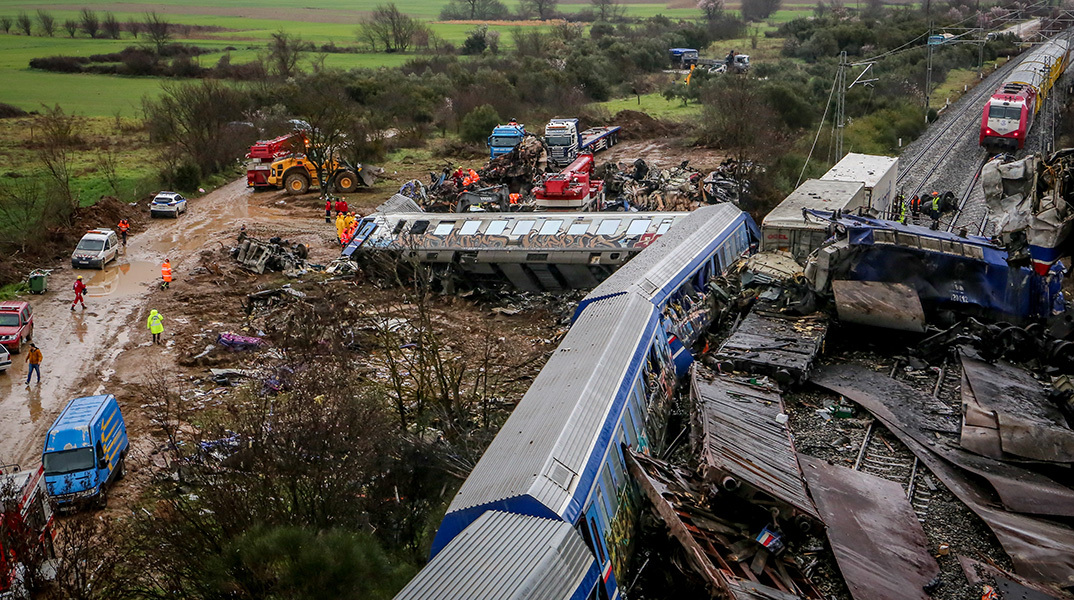 ΕΡΕΥΝΕΣ ΤΩΝ ΣΩΣΤΙΚΩΝ ΣΥΝΕΡΓΕΙΩΝ ΓΙΑ ΤΟΥΣ ΑΓΝΟΟΥΜΕΝΟΥΣ ΣΤΟ ΠΟΛΥΝΕΚΡΟ ΣΙΔΗΡΟΔΡΟΜΙΚΟ ΔΥΣΤΥΧΗΜΑ ΣΤΑ ΤΕΜΠΗ