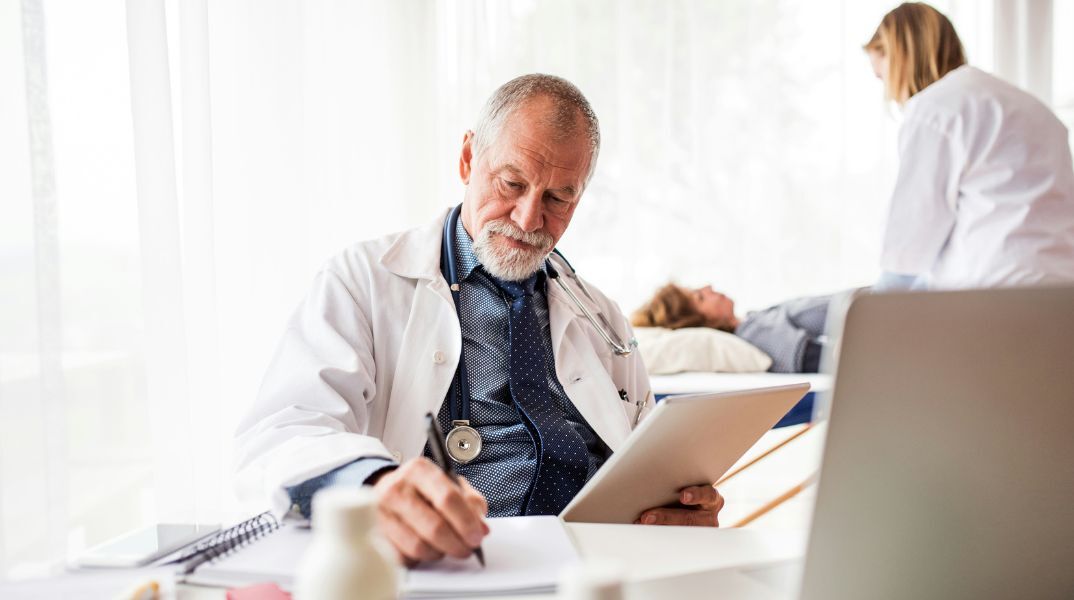 Δήμος Αθηναίων: Δωρεάν προληπτικές εξετάσεις στα δημοτικά ιατρεία τον Απρίλιο - Για ακουστική ικανότητα και μαστογραφικό έλεγχο. 