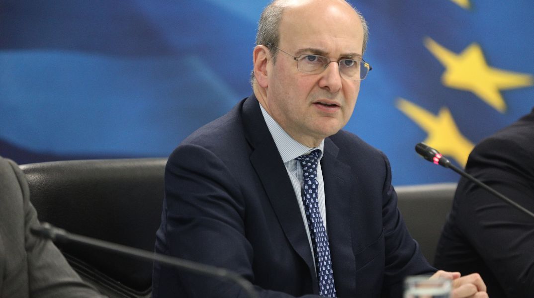 Κωστής Χατζηδάκης: Τα μεγέθη που πιστοποιούν την άνοδο της ελληνικής οικονομίας παρουσίασε ο υπουργός Εθνικής Οικονομίας και Οικονομικών - Κριτική σε ΠΑΣΟΚ.