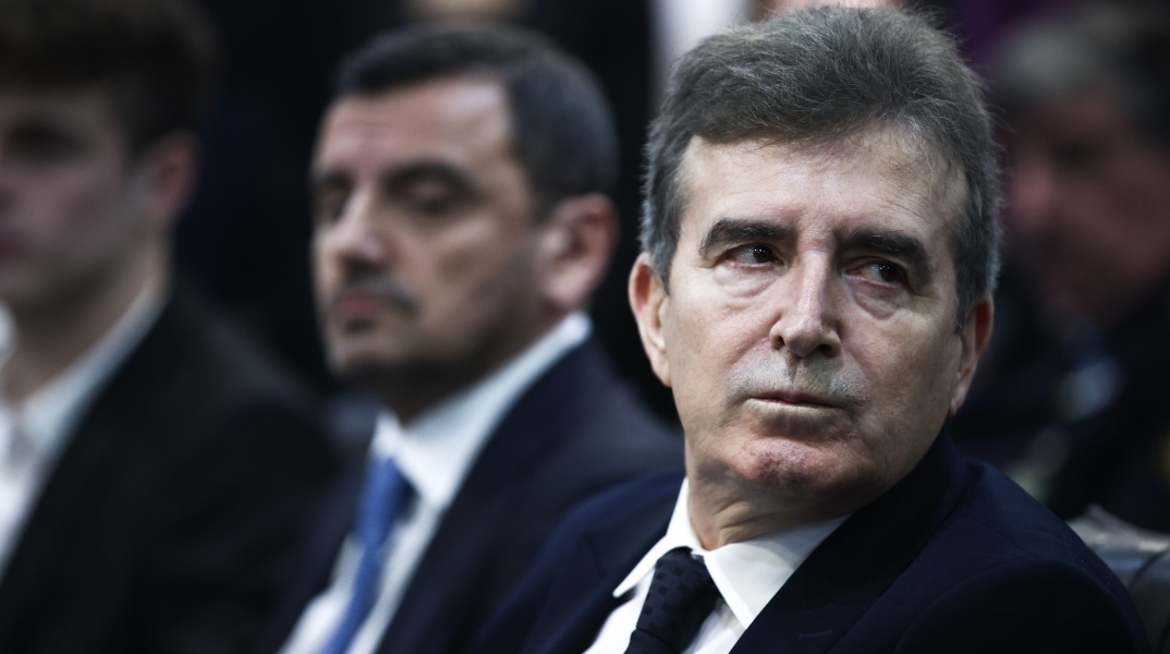 Ενδοοικογενειακή βία: To σχέδιο 4 σημείων του Χρυσοχοΐδη 