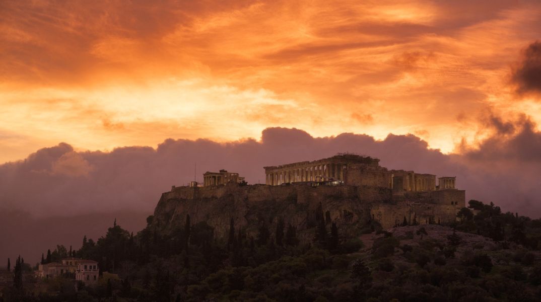 - Αναλυτική πρόγνωση από το meteo και την ΕΜΥ.