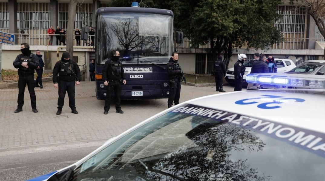 Θεσσαλονίκη: Επίθεση με οπαδικά κίνητρα κατήγγειλε 33χρονος - Τον χτύπησαν έξω από το σπίτι του μετά το Άρης - Παναθηναϊκός.