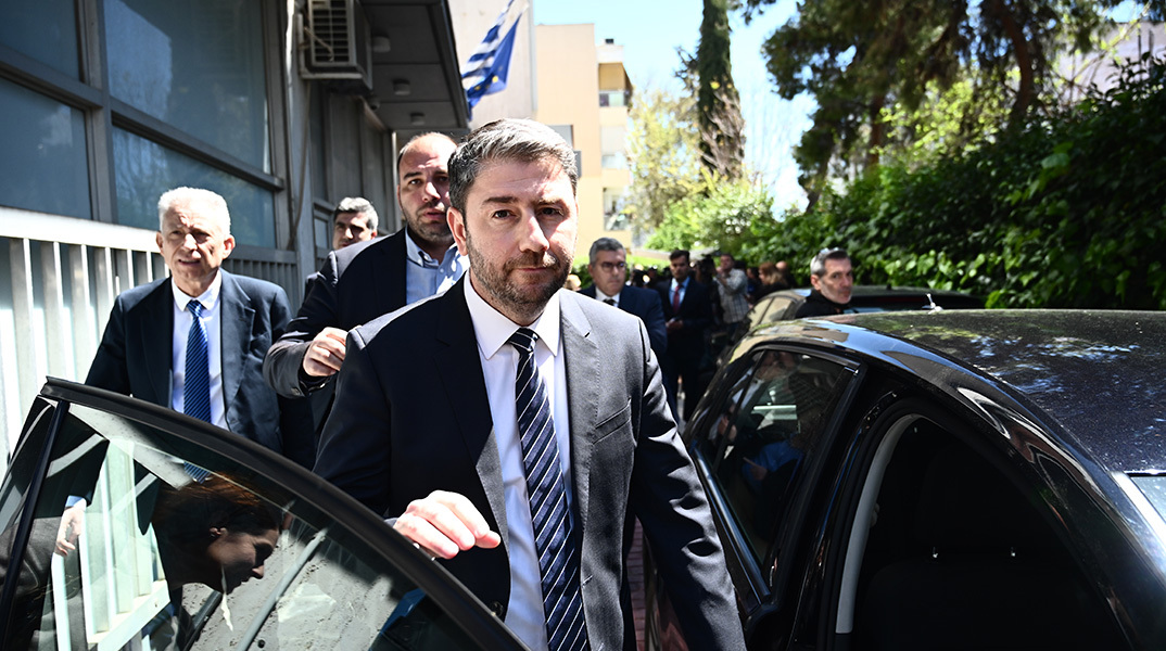 Συνάντηση του Προέδρου του ΠΑΣΟΚ - Κινήματος Αλλαγής, Νίκου Ανδρουλάκη με τον επικεφαλής της Αρχής Διασφάλισης του Απορρήτου των Επικοινωνιών (ΑΔΑΕ) Χρήστο Ράμμο