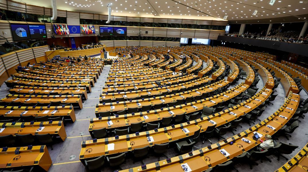 ΕΕ: Δραματική έκκληση της Επιτρόπου Γιόχανσον πριν από την κρίσιμη ψηφοφορία για το Σύμφωνο Μετανάστευσης και Ασύλου στο Ευρωπαϊκό Κοινοβούλιο