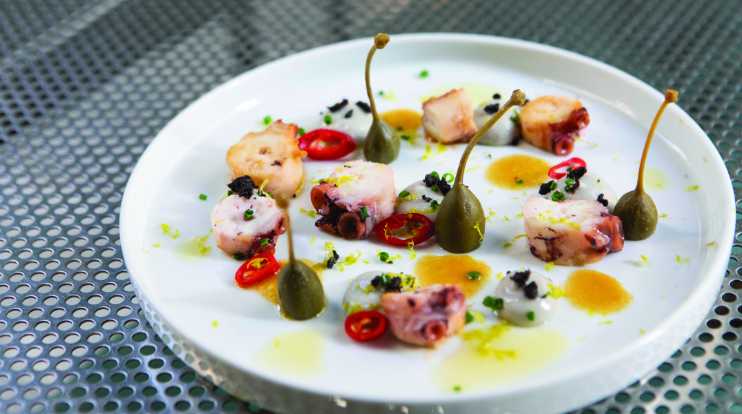 Kiki de Grèce: Το αγαπημένο wine bistro στην Ηπίτου γίνεται 10!