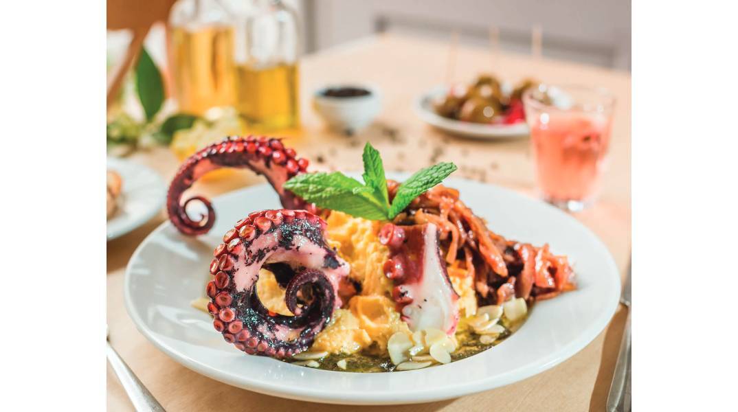 Λεμονανθός: Παραδοσιακές ελληνικές γεύσεις