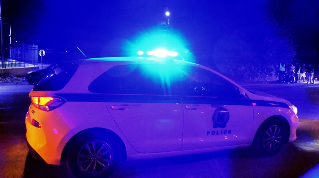 Περιπολικό της ΕΛ.ΑΣ. σε νυχτερινή κλήση