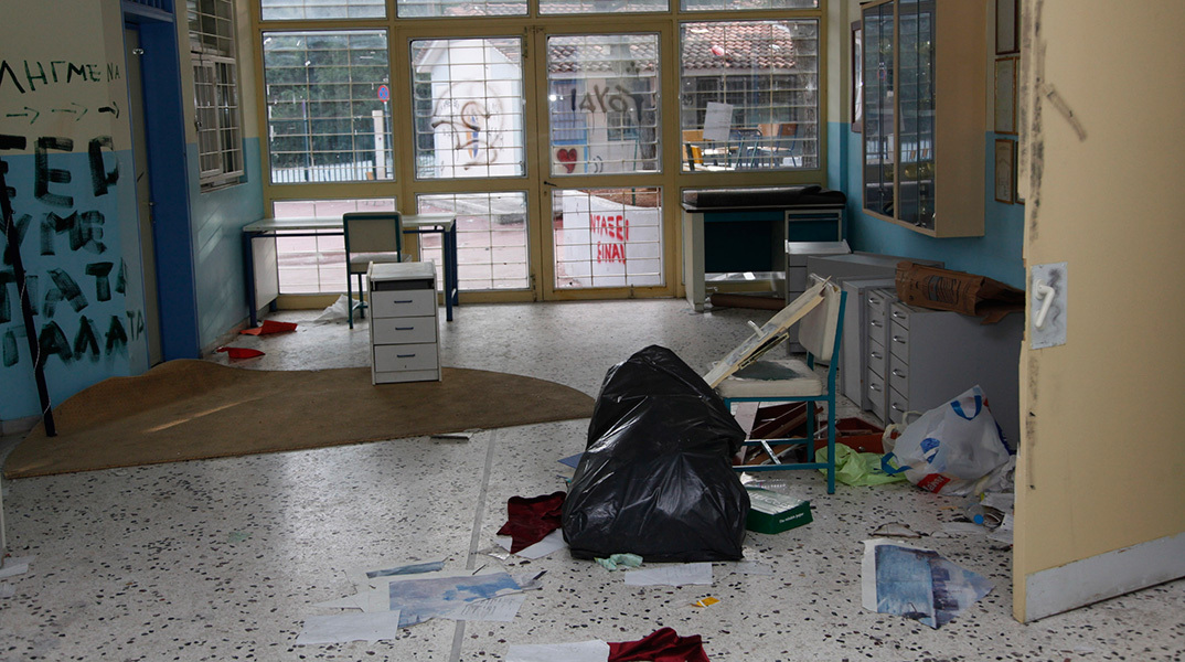 Μέτρα για τα σχολεία: O ΣΥΡΙΖΑ παραμένει στο πλευρό των τραμπούκων και των βανδάλων