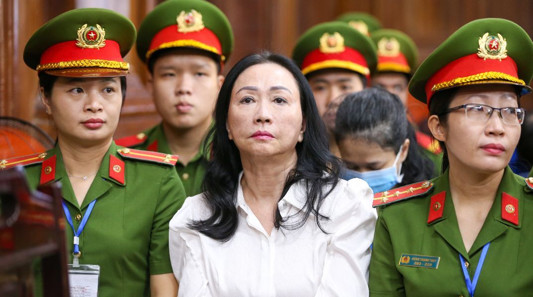 Βιετνάμ: Η μεγιστάνας του κλάδου ακινήτων Τρουόνγκ Μάι Λαν καταδικάστηκε σε θάνατο για απάτη 12 δισ. δολαρίων - Η μεγαλύτερη στην ιστορία της χώρας.