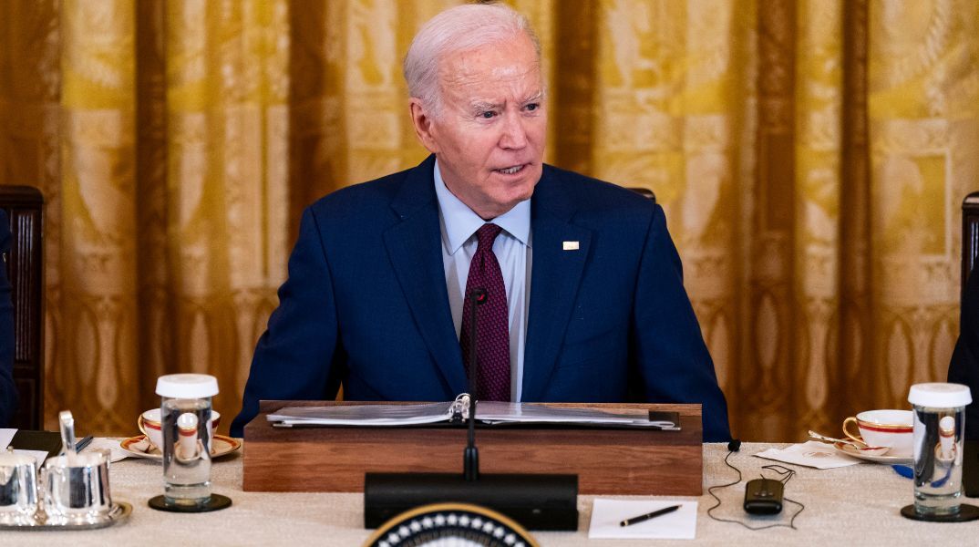 ΗΠΑ: Ο πρόεδρος Τζο Μπάιντεν διαγράφει φοιτητικό χρέος ύψους 7,4 δισ. δολαρίων - Τουλάχιστον 23 εκατομμύρια Αμερικανοί αντιμετωπίζουν πρόβλημα. 