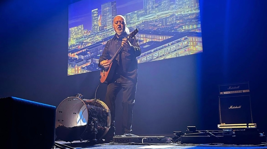 Billy Bailley: Εντυπώσεις από τη stand up παράσταση του βρετανού κωμικού στο θέατρο «Παλλάς».