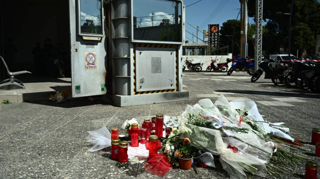 Άγιοι Ανάργυροι: Η απάντηση της ΕΛΑΣ για το νέο βίντεο που ήρθε στη δημοσιότητα μετά τη δολοφονία της Κυριακής Γρίβα έξω από το αστυνομικό τμήμα.