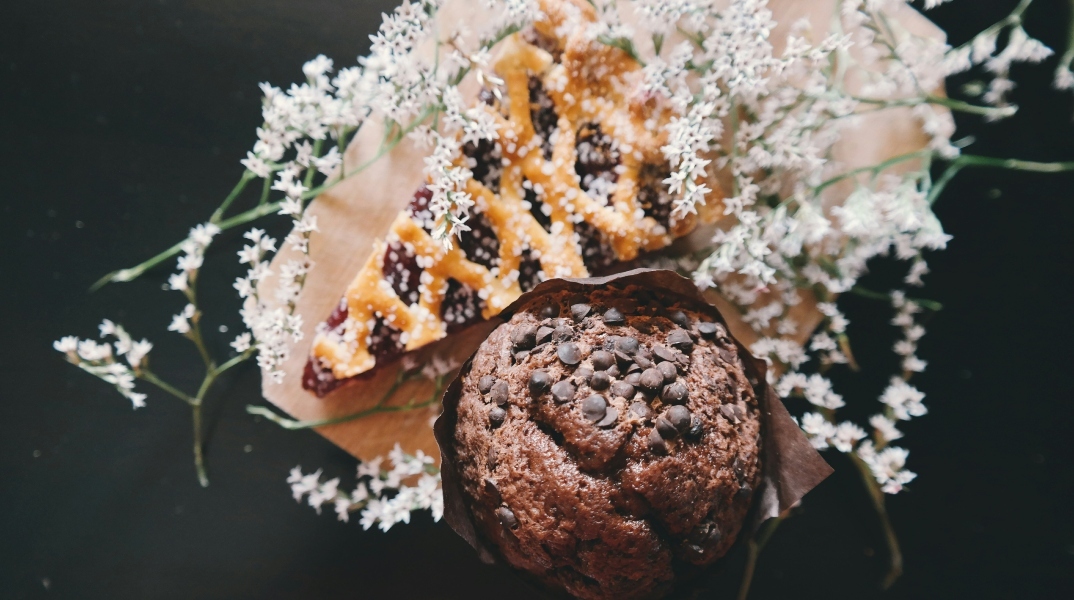 Γλυκά και λουλούδια