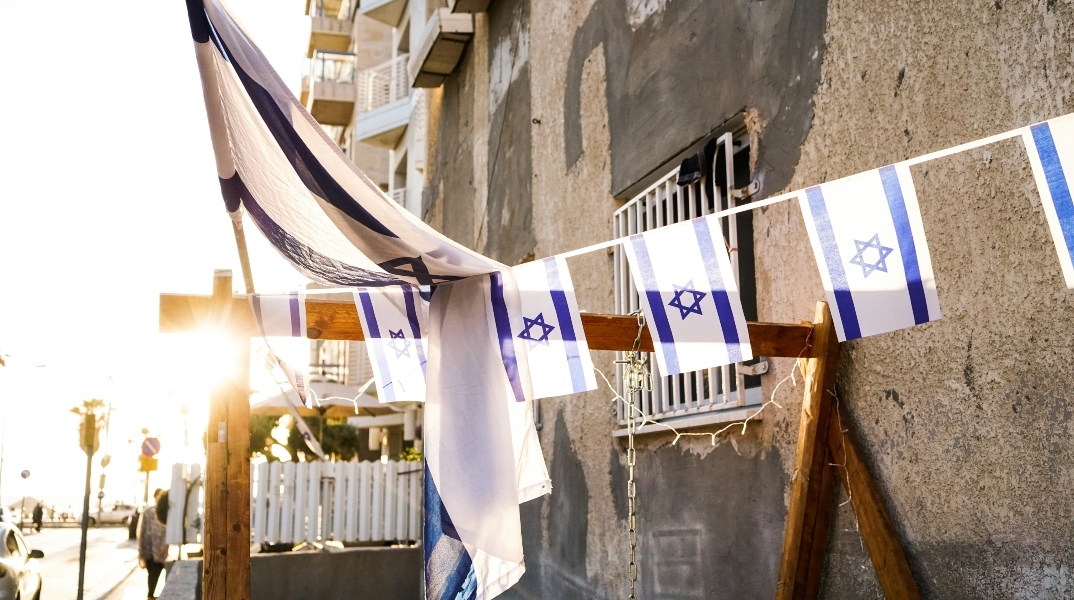 Ποτέ με τους μουλάδες