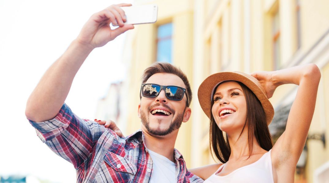 Πανευρωπαϊκός έλεγχος σε 576 influencers για εντοπισμό παραπλανητικών εμπορικών πρακτικών - Στη λίστα και 20 Έλληνες - Για ποιες παραβάσεις.