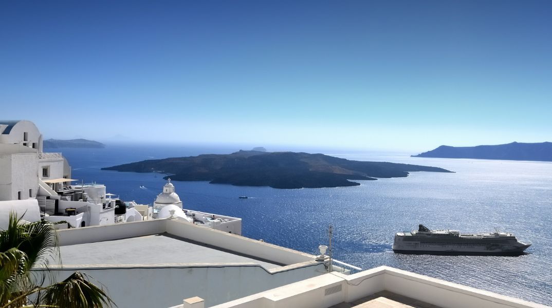 Σαντορίνη: Διεθνής επιστημονική συνάντηση - Ερευνητές του ηφαιστείου από όλο τον κόσμο παρουσιάζουν τις μελέτες τους στα Φηρά.