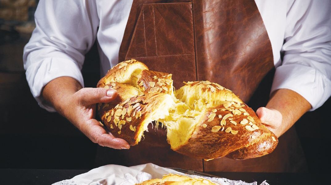 Συνταγή για τσουρέκι από τον Στέλιο Παρλιάρο