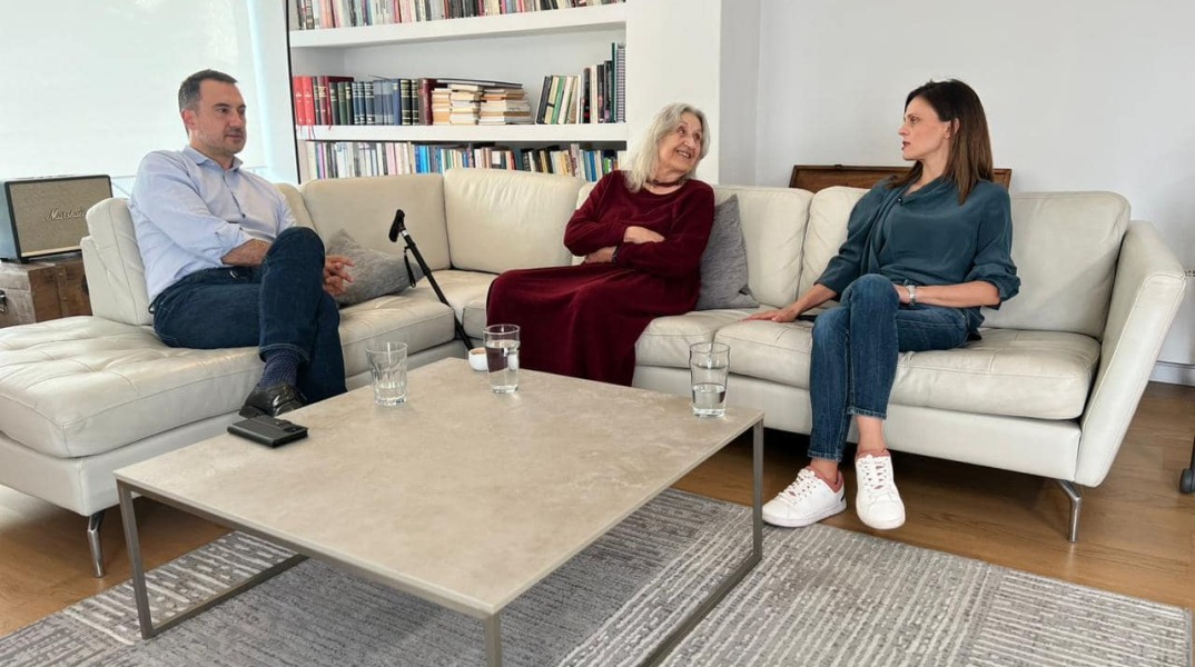 Η Μάρω Δούκα, με την Έφη Αχτσιόγλου και τον Αλέξη Χαρίτση