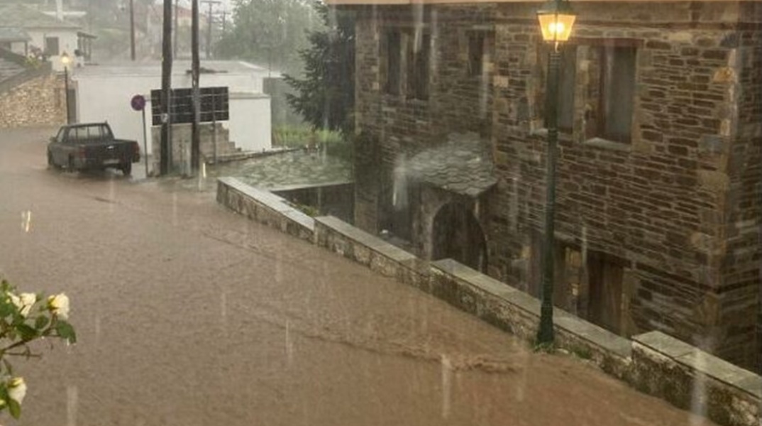 Πλημμυρισμένοι δρόμοι στο Νότιο Πήλιο