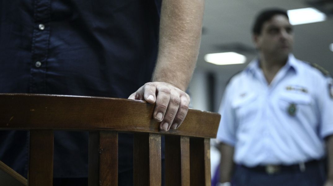 Θεσσαλονίκη: Υπό κράτηση 56χρονος παρουσιαστής για απόπειρα εκβίασης - Κατηγορείται ότι απαίτησε χρήματα για λογαριασμό συνεργού του.