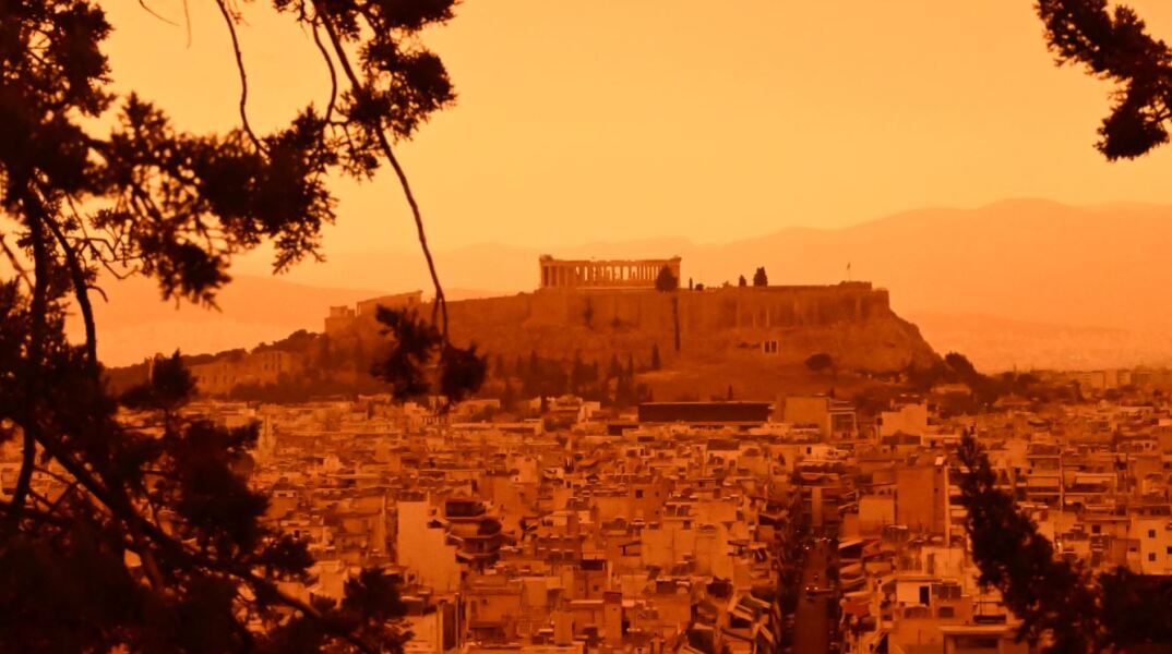 Αφρικανική σκόνη πάνω από την Ακρόπολη