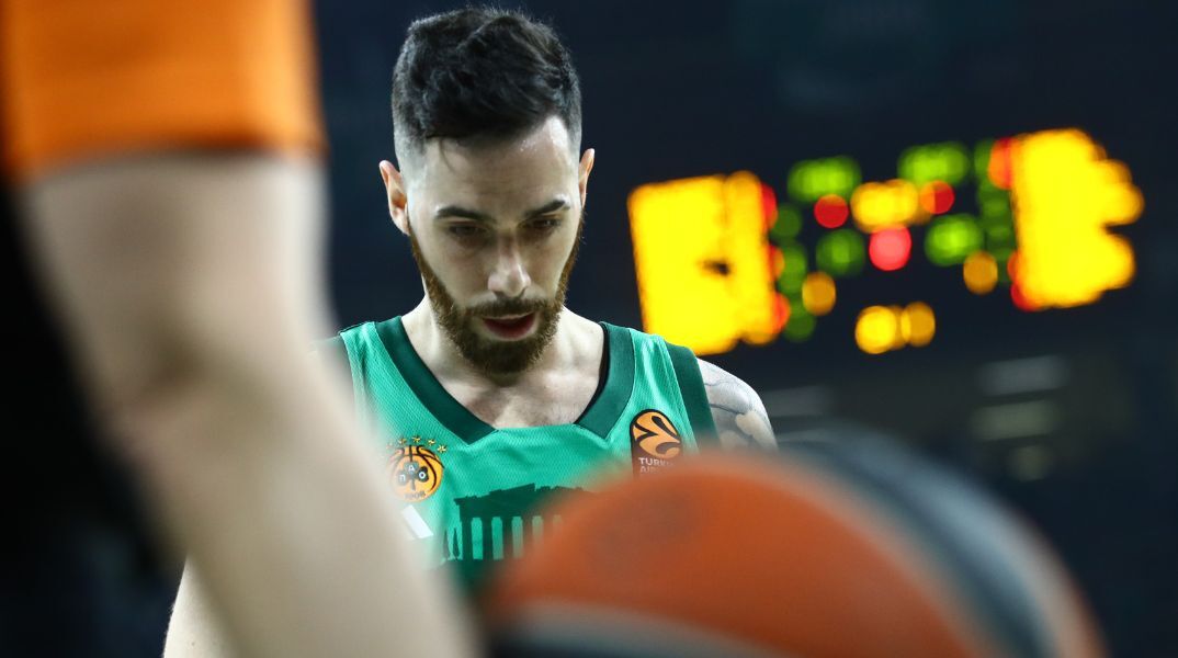 Λούκα Βιλντόζα - Διέρρηξαν το σπίτι του καλαθοσφαιριστή του Παναθηναϊκού - Αφαίρεσαν χρήματα και τιμαλφή. 