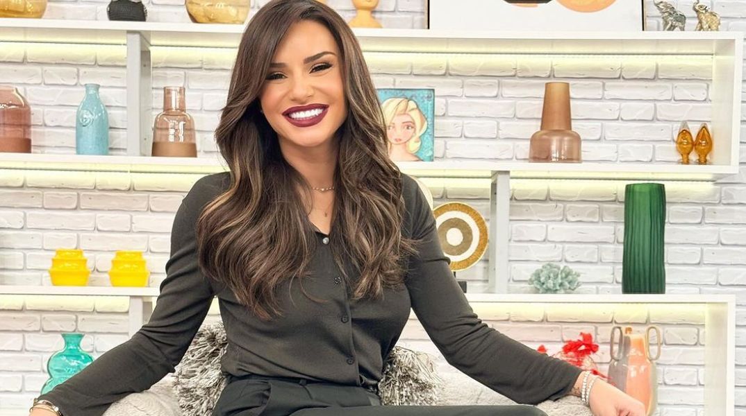 Η Ελένη Τσολάκη αντιμετώπισε με χιούμορ το viral σχόλιο του Έλον Μασκ σε βίντεο από την εποχή που παρουσίαζε τον καιρό - «Ετοιμάζω βαλίτσες και φεύγω».