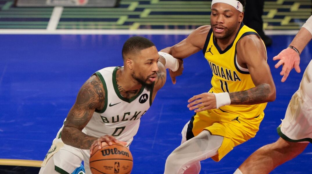 Ο Ντέιμιαν Λίλαρντ σε αγώνα με τους Πέισερς