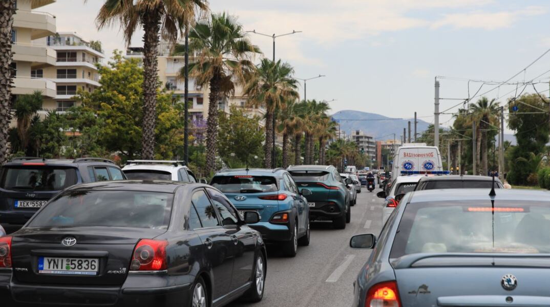 Μποτιλιάρισμα σε κεντρικό δρόμο της Αθήνας