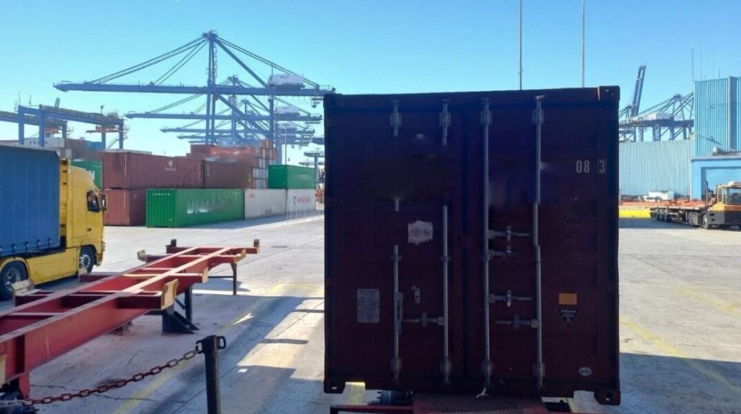 ΑΑΔΕ: Δεσμεύτηκαν 15.000 παραποιημένες φιάλες ποτών