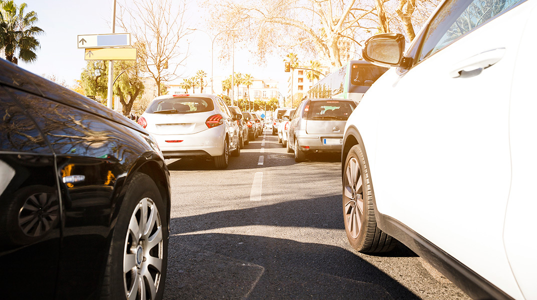 Κλείστε τα σχολεία και κάντε τα πάρκινγκ