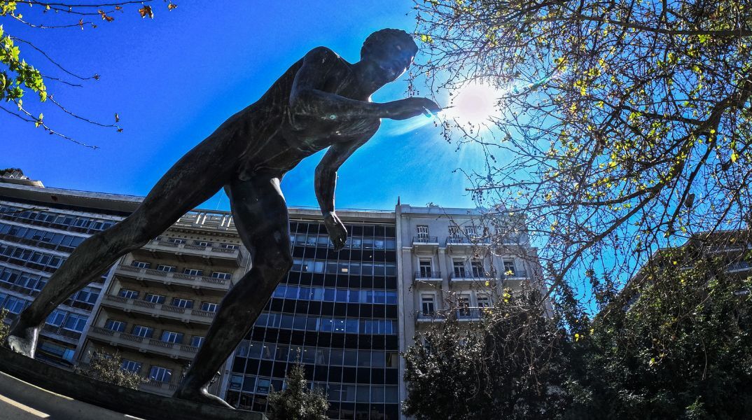 Πρόγνωση καιρού: Βελτίωση την Κυριακή των Βαΐων, 28 Απριλίου - Άνοδος θερμοκρασιών έως 27 βαθμούς Κελσίου.