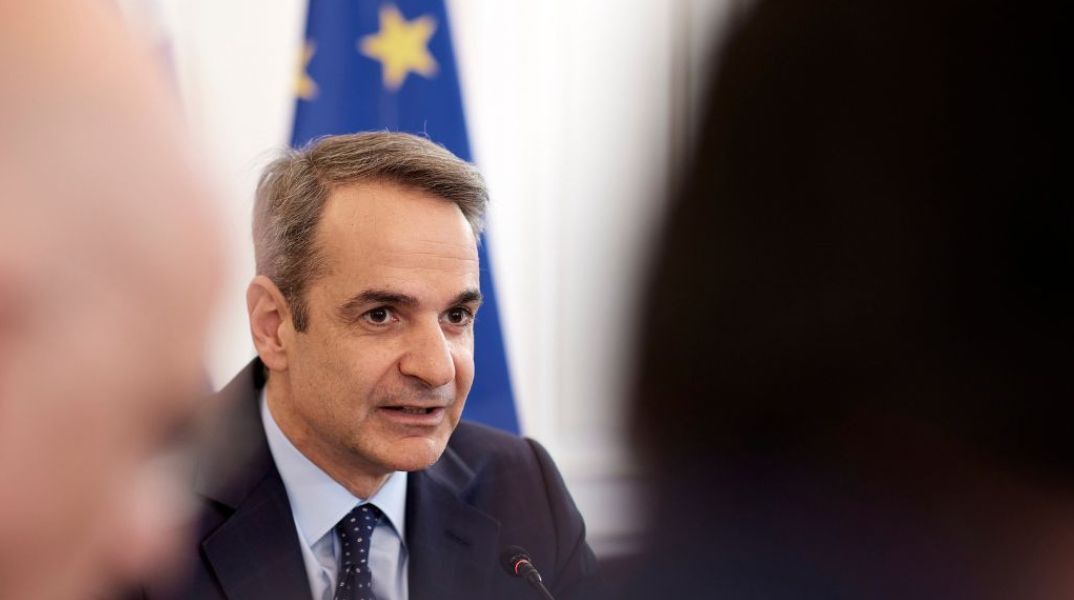 Κυριάκος Μητσοτάκης: Μαχόμαστε τον ακροδεξιό φασισμό στην πράξη, όχι στα λόγια - Η εβδομαδιαία ανασκόπηση του πρωθυπουργού. 