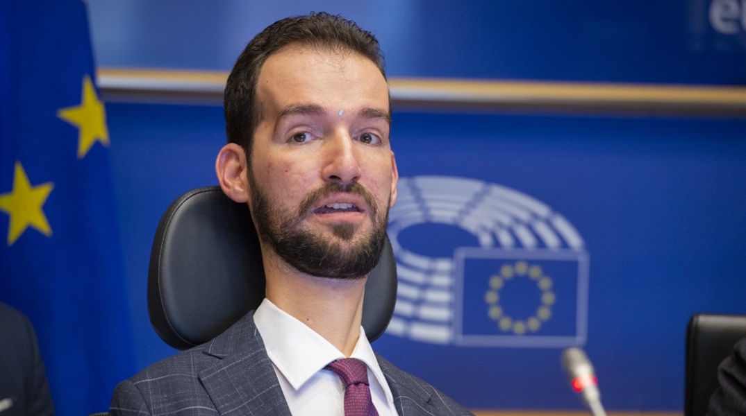 Ο ευρωβουλευτής της Νέας Δημοκρατίας, Στέλιος Κυμπουρόπουλος κατά τη διάρκεια ομιλίας του στο Ευρωπαϊκό Κοινοβούλιο